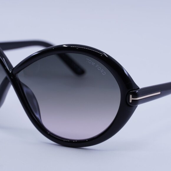 Tom Ford Jada FT1070 01B Sunglasses Black Geometric Frame, Smoke Lenses main image 9